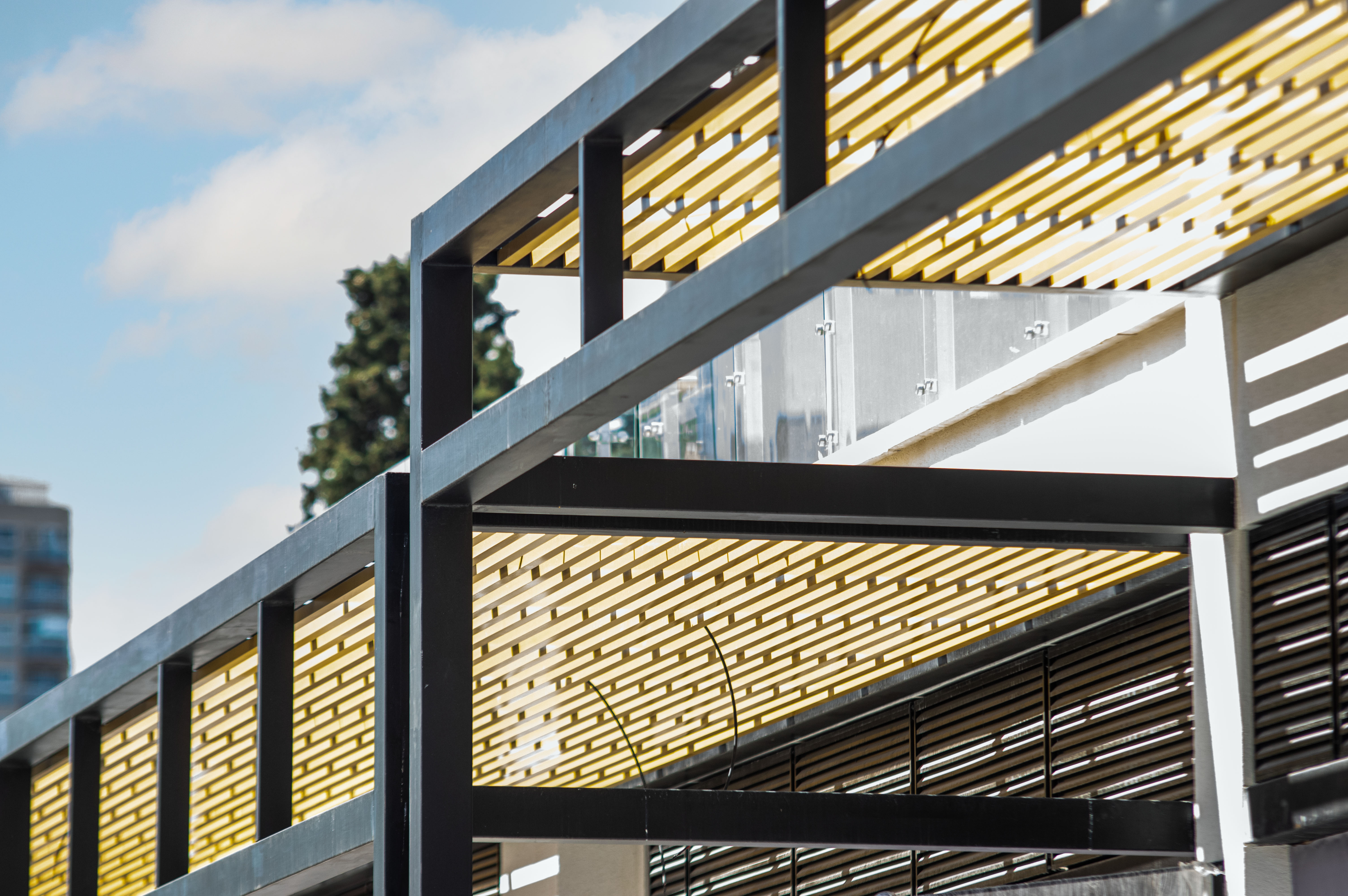 Las Lomitas Street & Residence